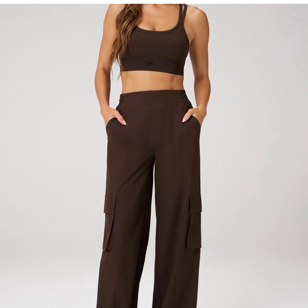 NWT' Fabletics Downtown Wide Leg Brown Cargo Pants XL Short